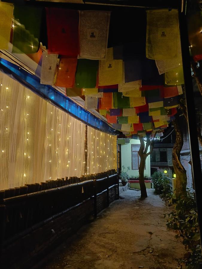Moustache Mcleodganj Ostello McLeod Ganj Esterno foto